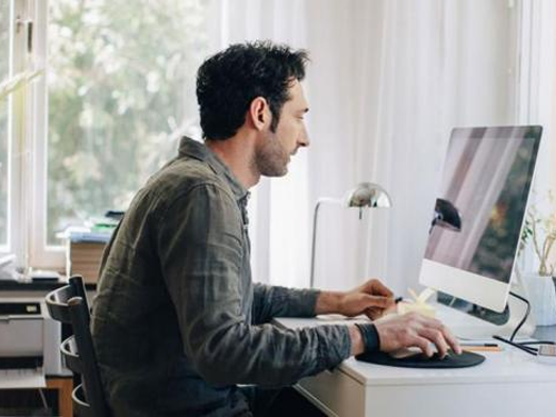 guillaume-bolduc-uZc-QuBvjmU-unsplash